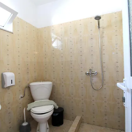 Elisabeta 3*